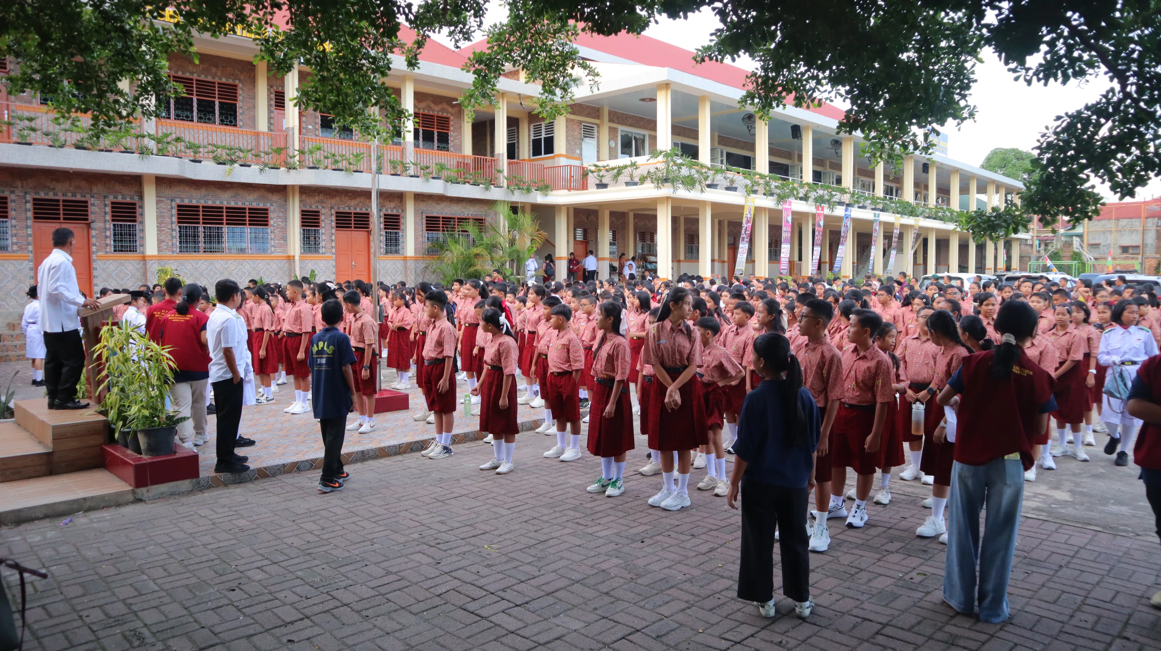 MPLS Hari Ketiga: Pengukuhan Peserta Didik Baru dan Penguatan Sinergi Sekolah, Orang Tua serta Kota Pematangsiantar. 2