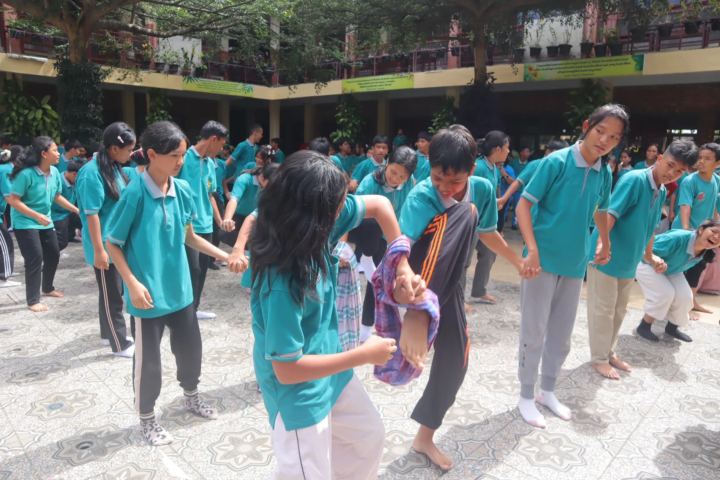 Semarak HUT ke-81 Kemerdekaan RI, SMP RK Bintang Timur Pematangsiantar Gelar Beragam Perlombaan 4